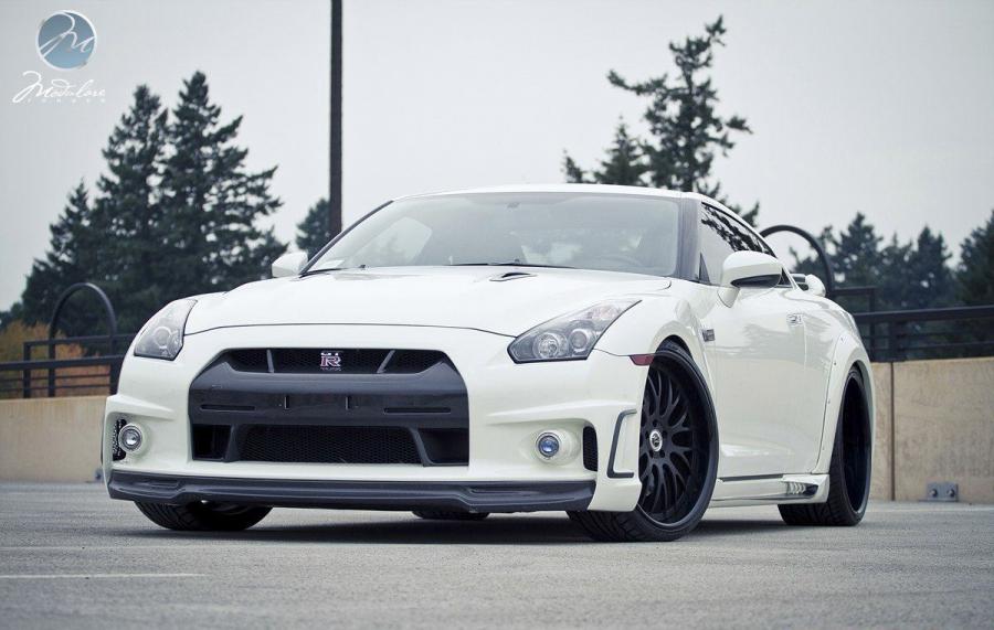  Nissan GT-R by Wald and Modulare Wheels 2014 года  (фото 3 из 17)